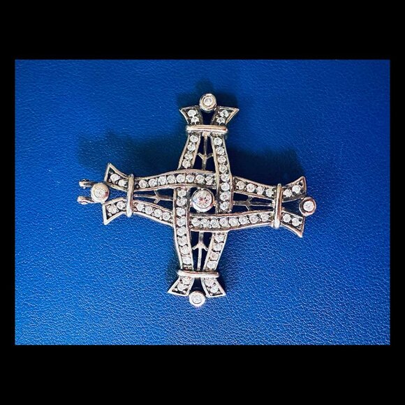 BIG Buckle or Pendant. Base Metal Cross with Rhinestones. - Picture 3 of 4